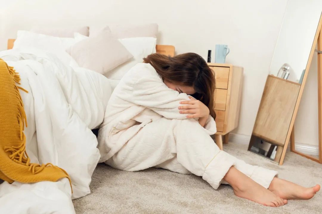 靠“视频剪辑”做副业，在家月入2万：聪明的人，从不挣辛苦钱