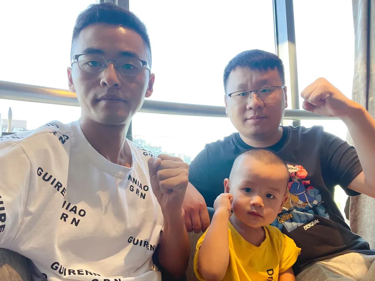 布衣小童拍短视频做自媒体，一年赚多少钱