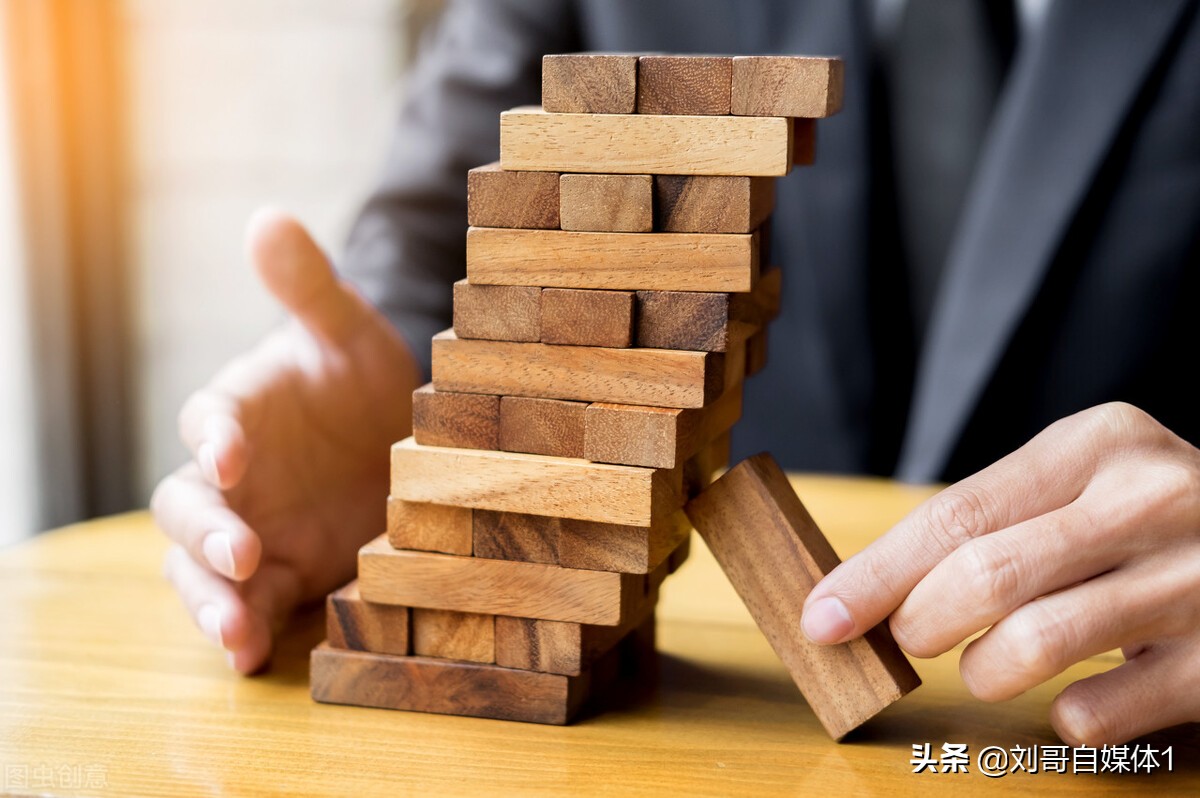 我做自媒体的4大赚钱系统，免费送给你，收藏备用