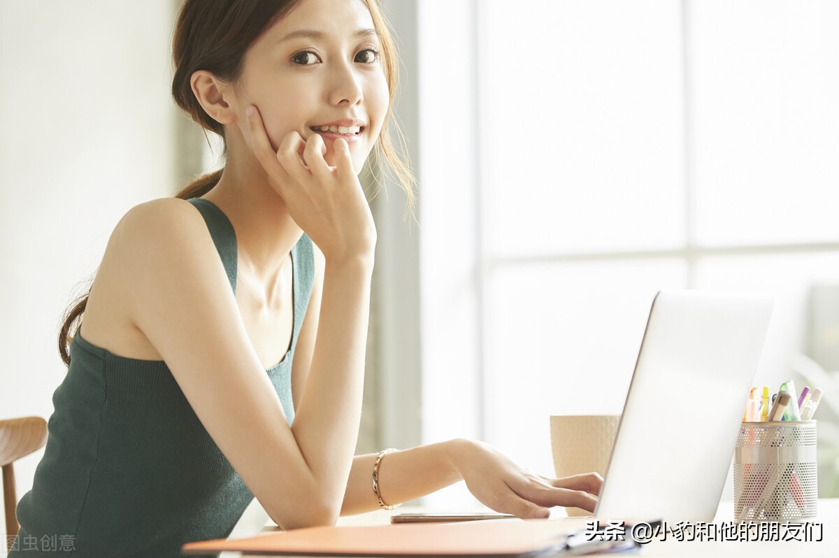 自媒体赚钱的秘密，每天10分钟，手把手教你做自媒体
