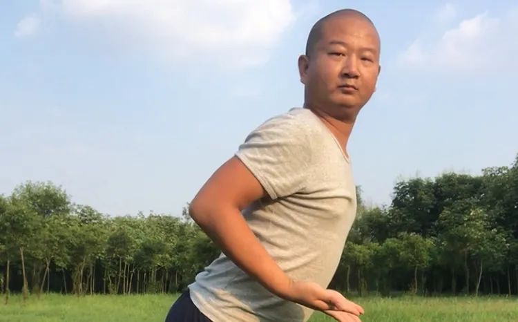 只有“傻瓜”才会去做网红，做网红背后的人赚得更多