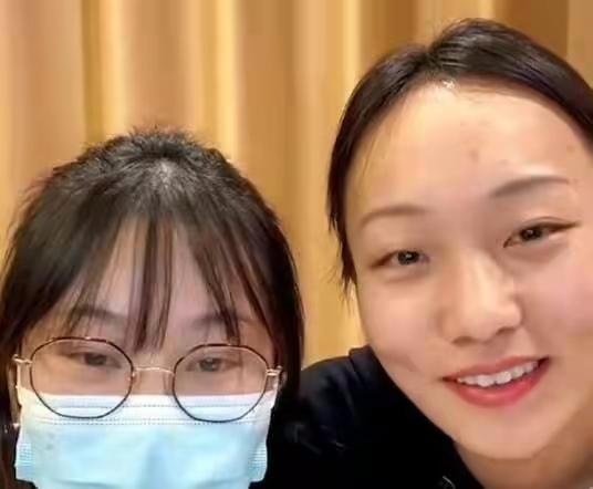 这位25岁的江苏女孩，北京的服务员和吉祥的工人现在成为互联网名人，年收入为3000万