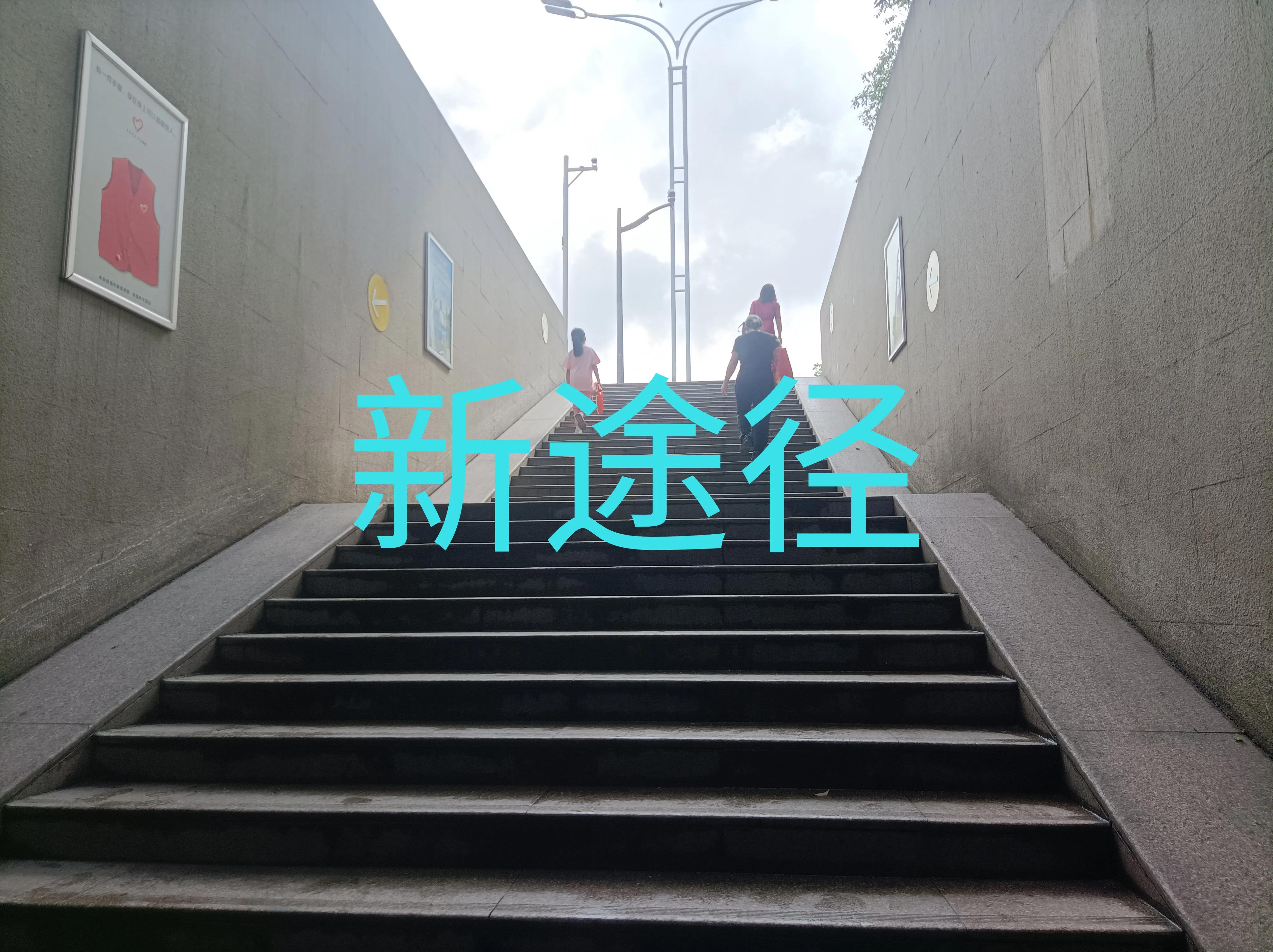 自媒体编辑轻松每月吗？请不要再梦想了