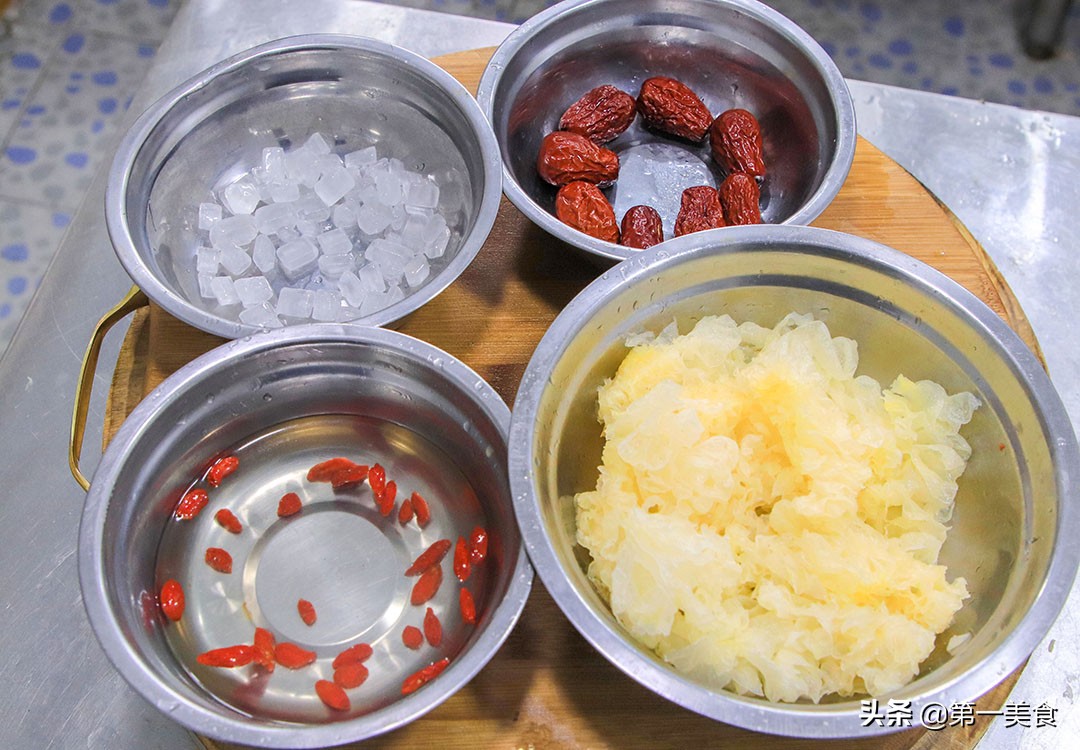 冬季女性养生食谱（推荐几款秋冬最好喝的营养汤食谱）(2)