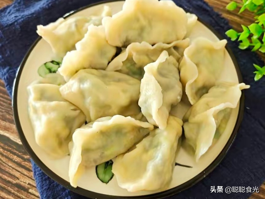 小年吃什么传统食物（小年送灶神的正确方法）(2)